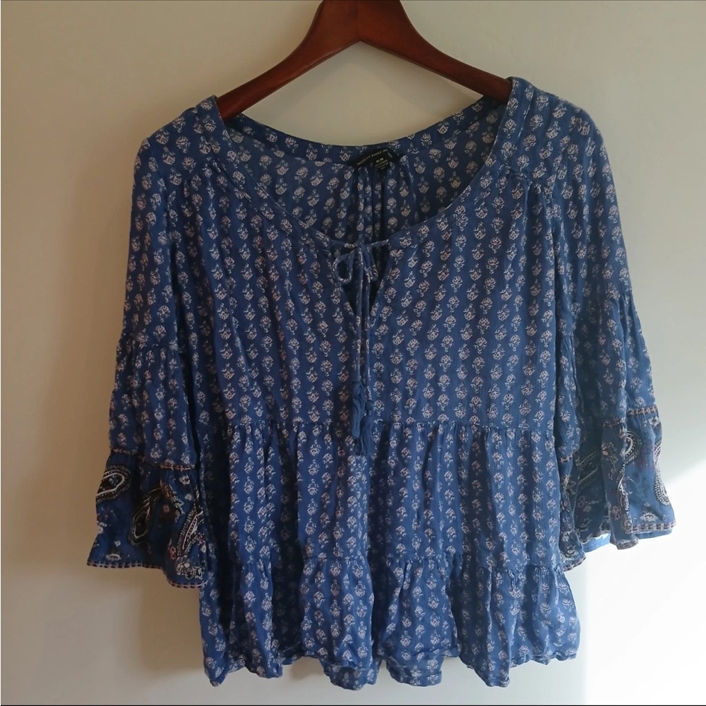 American Eagle Outfitters Boho Peasant Blouse Size Medium Blue Paisley Floral